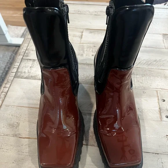 NIB JEFFREY CAMPBELL PATENT SABINE CHELSEA MOTO BOOTS - Picture 10 of 10